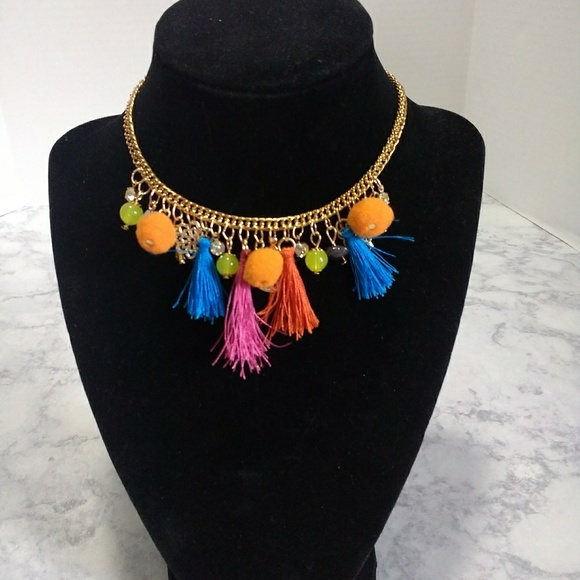 Colorful Tassel & Charm Choker Necklace - Picture 4 of 4